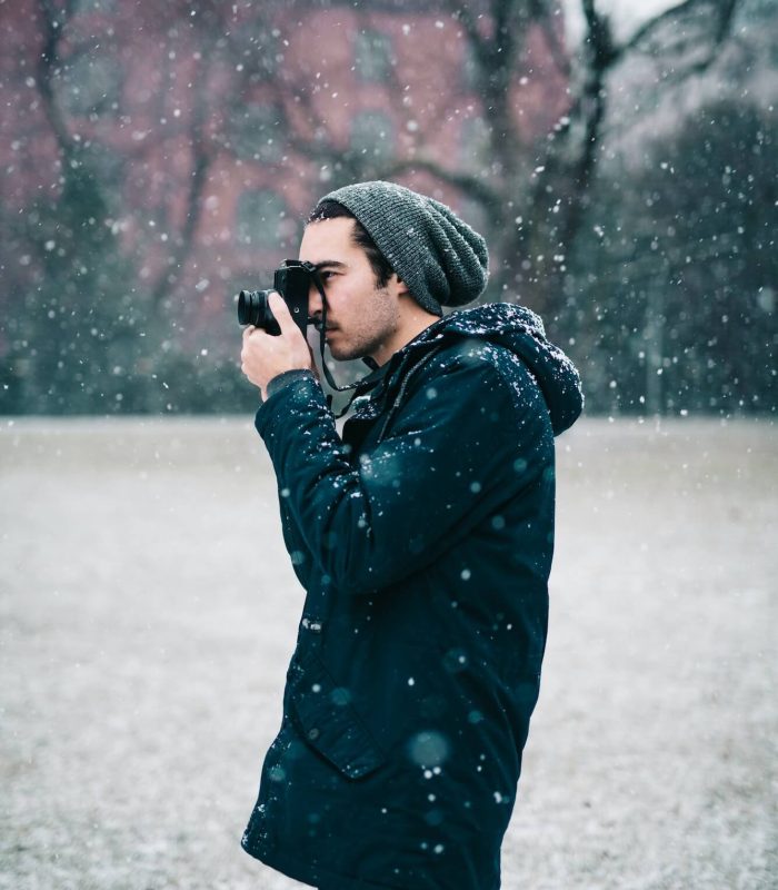 young-photographer-in-wintertime-1.jpg